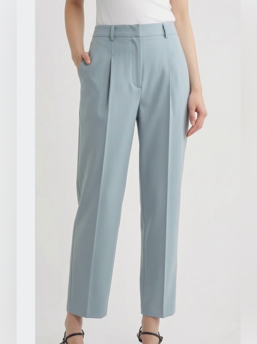 Vintage Women’s Hawksley & Wight light blue trousers. Size 6 Petite